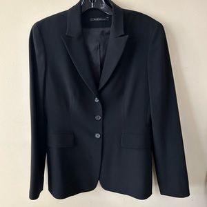 Elie Tahari - Black Blazer - Size 6P
